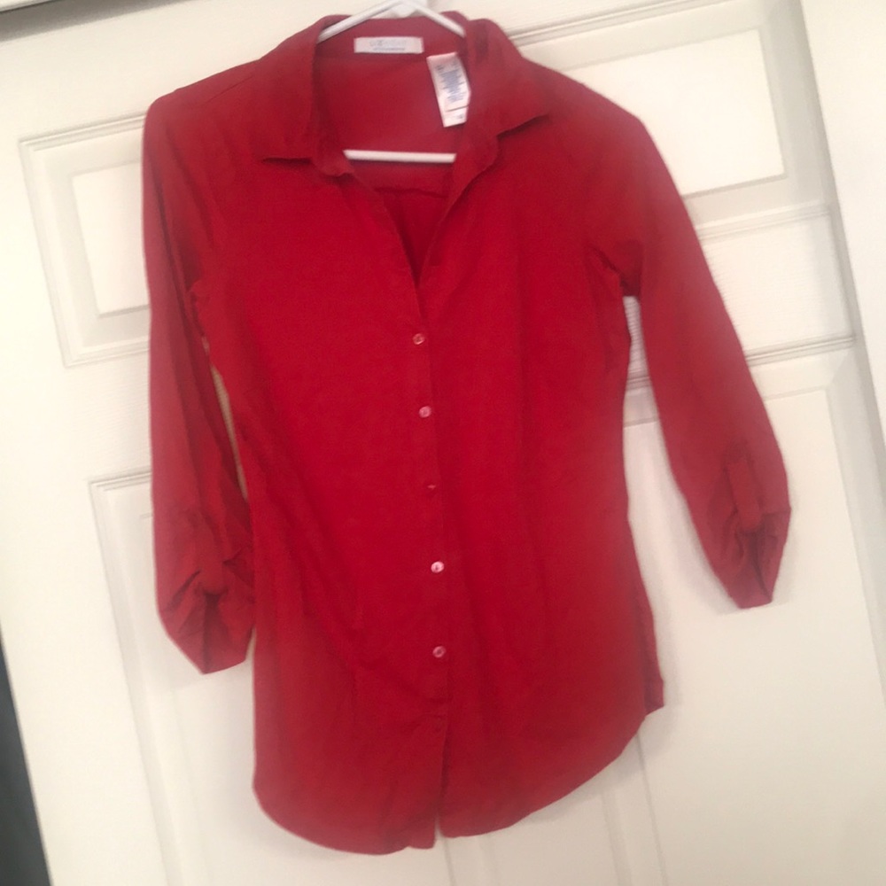 Red cotton fitted button down shirt